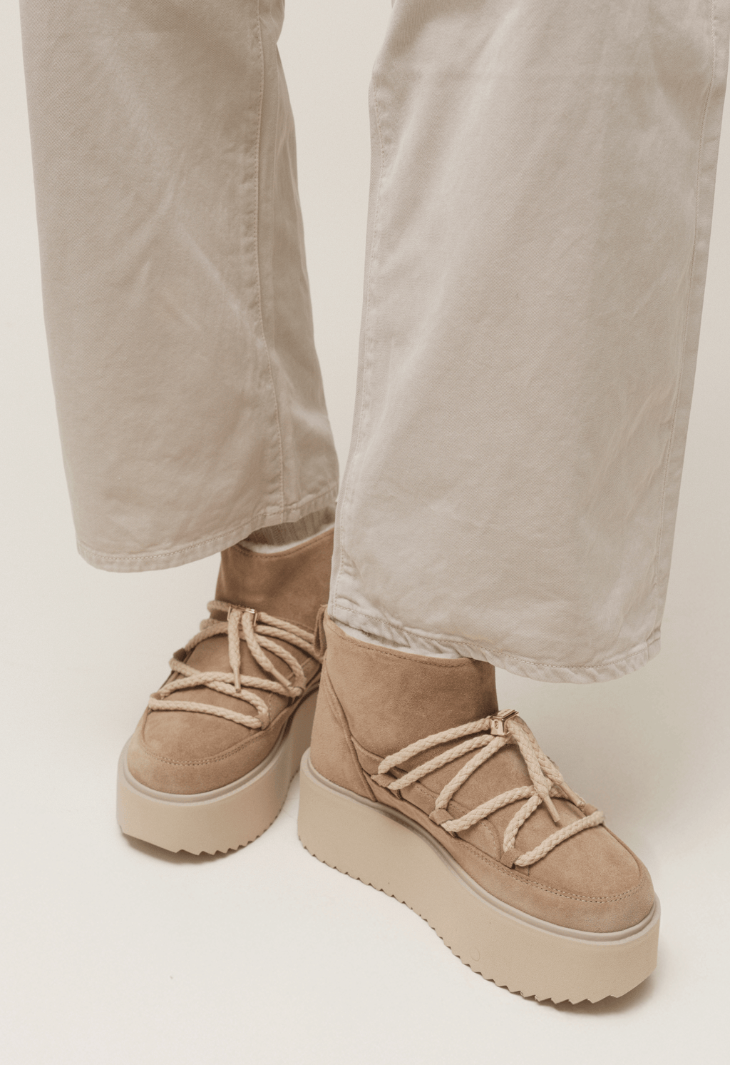 Sneakers con plateau Inuikii Classic Low Platform in pelle e lana, colore Beige, immagine 8 di 8