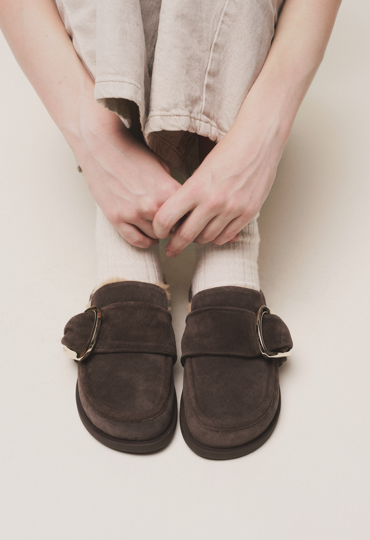 Zoccolo Inuikii Shearling Mule Soft in scamosciato foderato in lana, colore Marrone scuro, immagine 5 di 5