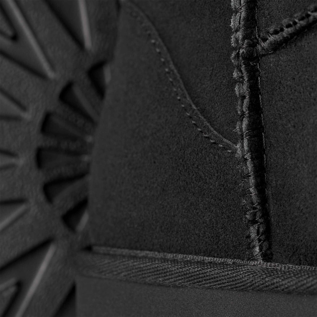 Stivaletto UGG Classic Mini II in pelle scamosciata, colore Nero, immagine 5 di 7