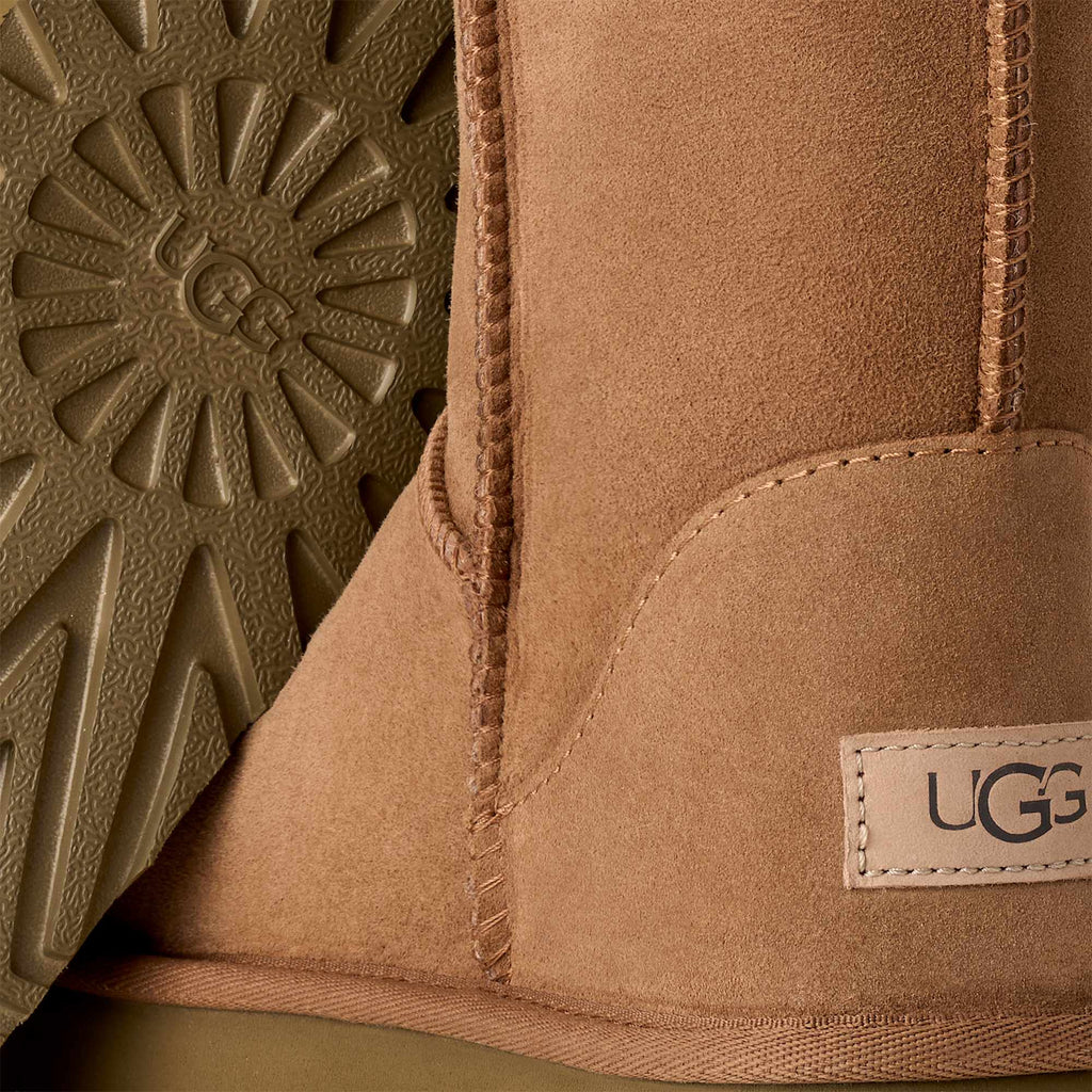 Stivale UGG Classic Short II in pelle scamosciata con gambale risvoltabile, colore Chestnut, immagine 5 di 8