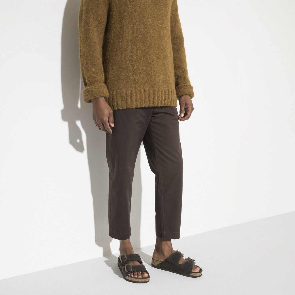 Ciabatta foderata Birkenstock Arizona Shearling in pelle scamosciata, colore Moka, foto look 2