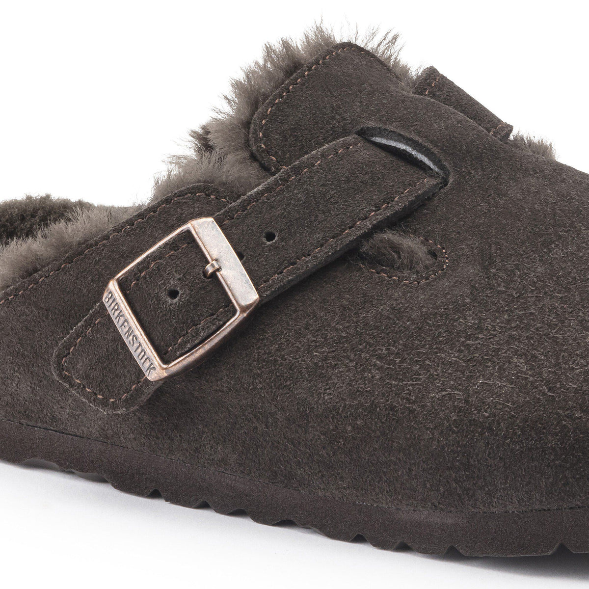 Zoccolo foderato Birkenstock Boston Shearling in pelle scamosciata, colore Mocca, dettaglio