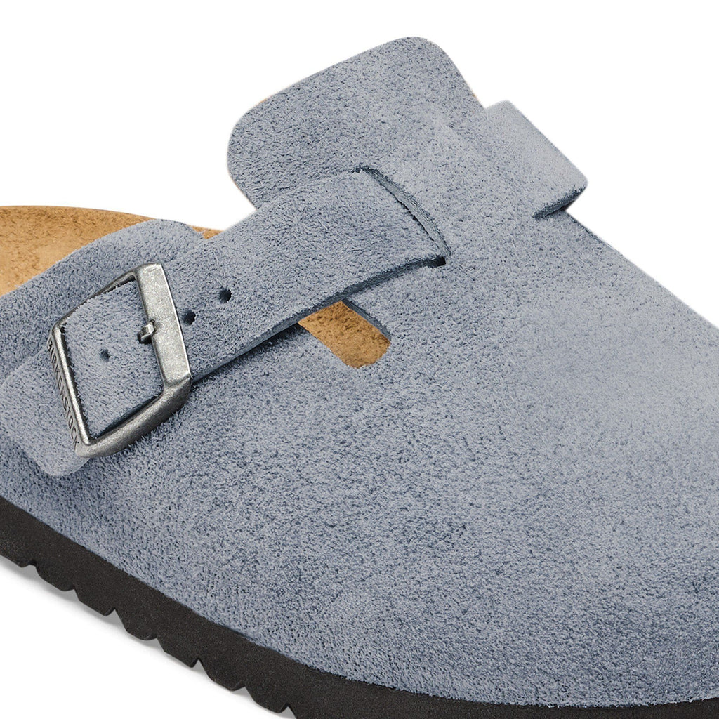 Zoccolo Birkenstock Boston Suede in pelle scamosciata, colore Stone Blue, dettaglio