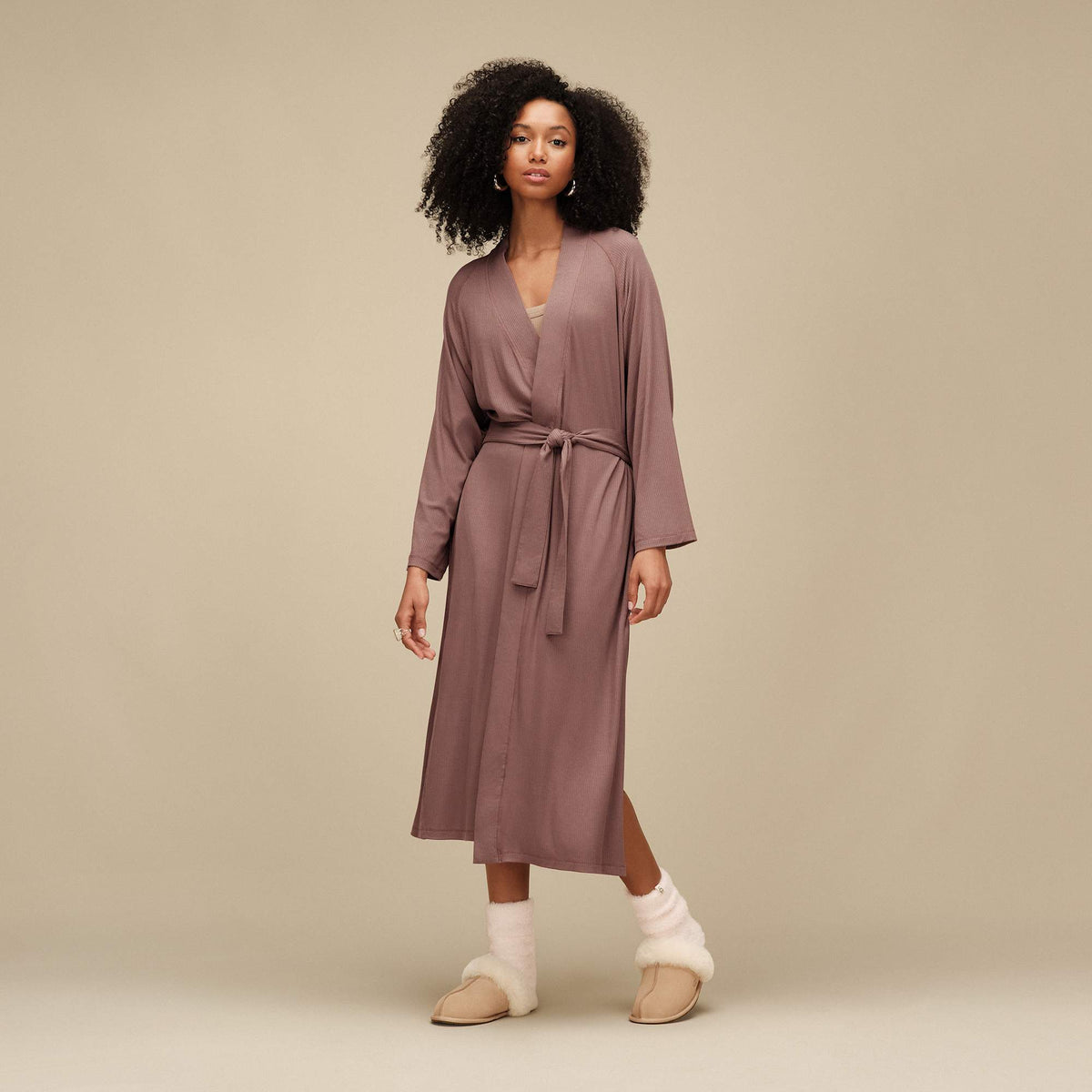 Pantofola slip-on UGG Scuffette II in pelle scamosciata, colore Sand, immagine 8 di 8