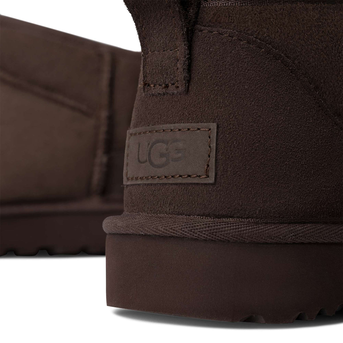 Stivaletto basso UGG Classic Ultra Mini in pelle scamosciata, colore Burnt Cedar, immagine 4 di 6