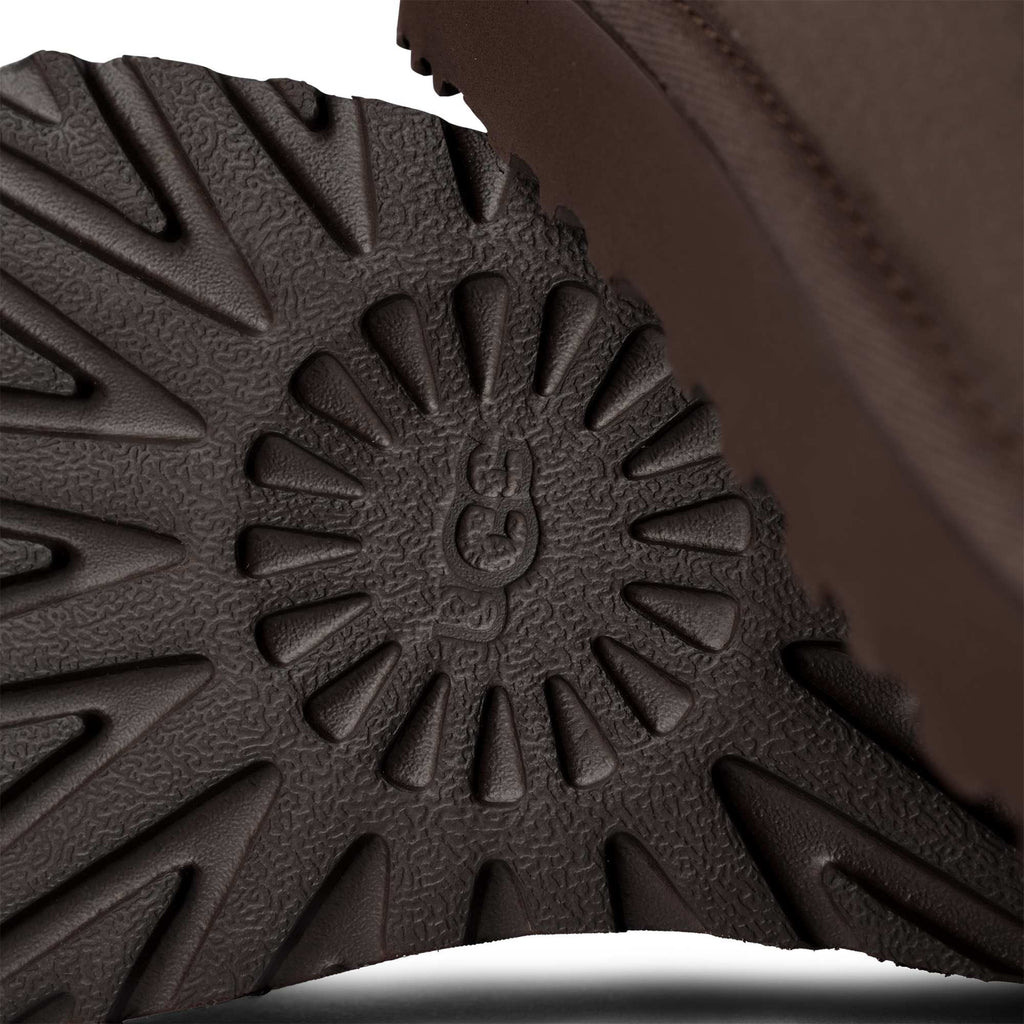 Stivaletto basso UGG Classic Ultra Mini in pelle scamosciata, colore Burnt Cedar, immagine 5 di 6