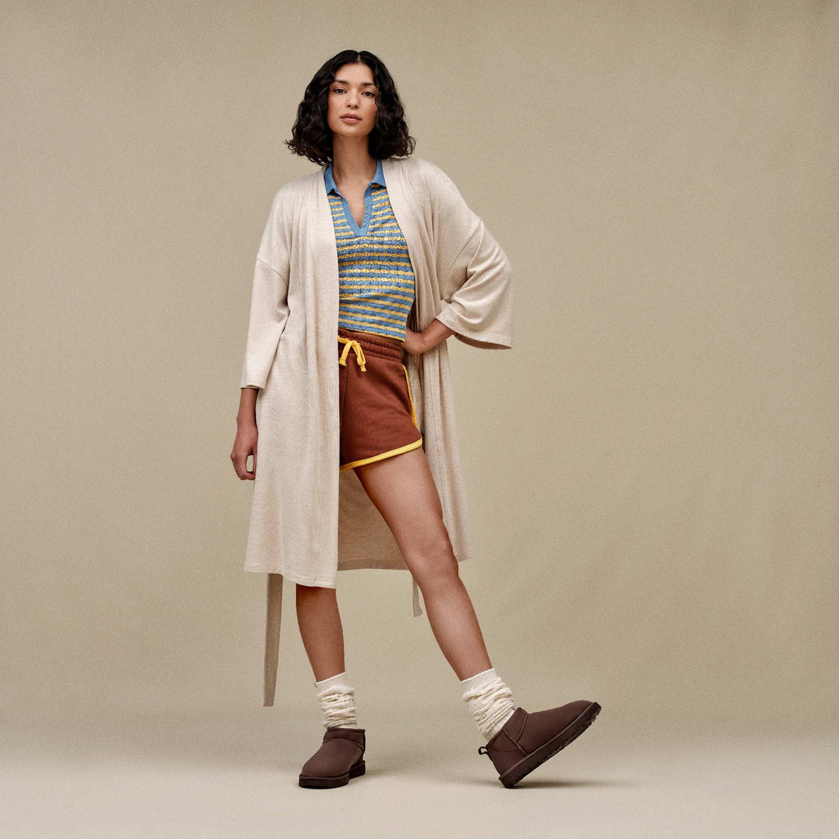 Stivaletto basso UGG Classic Ultra Mini in pelle scamosciata, colore Burnt Cedar, immagine 6 di 6