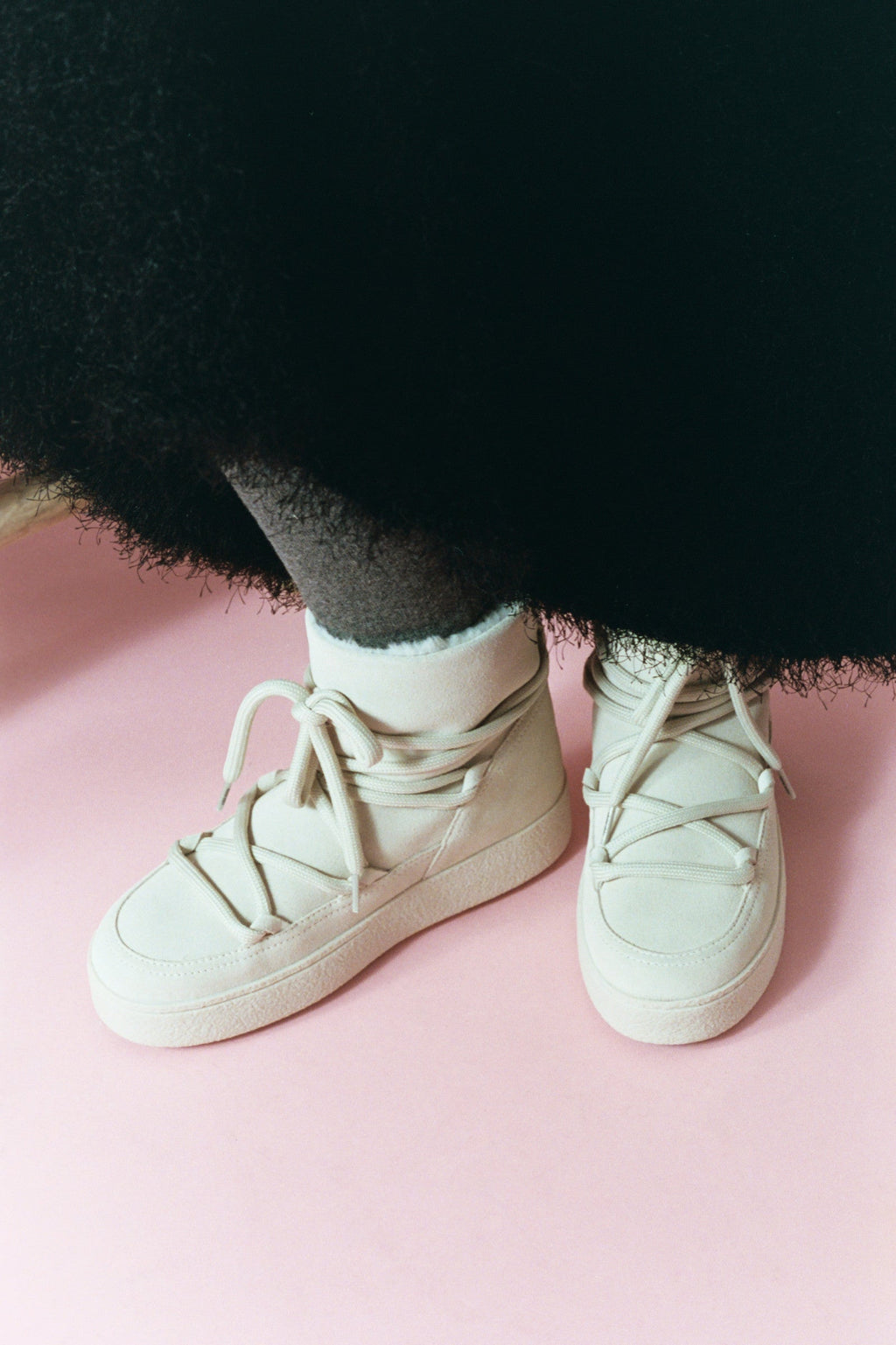 Stivale in scamosciato Moon Boot Ltrack Sofia, colore Ghiaccio (panna), immagine 5 di 5