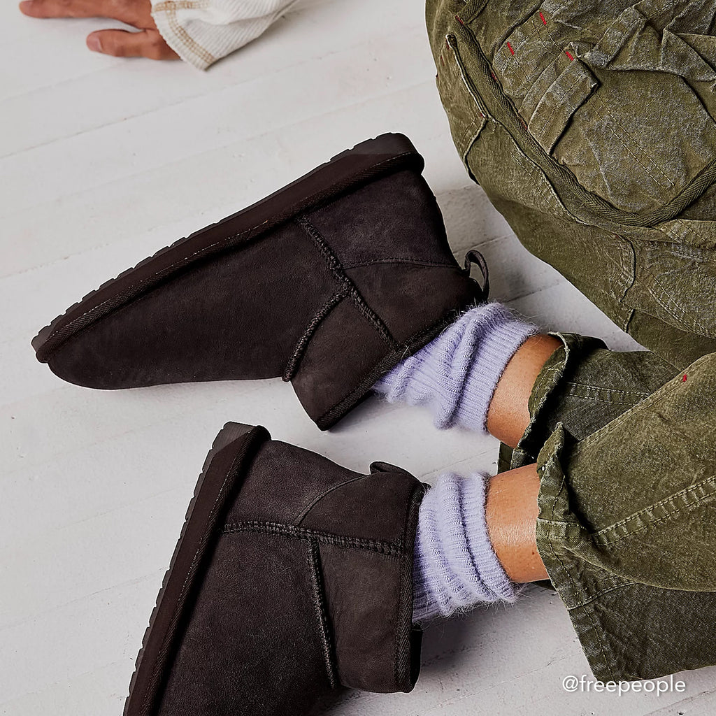 Stivaletto EMU Australia Stinger Micro in montone australiano, colore Cioccolato, immagine 2 di 8