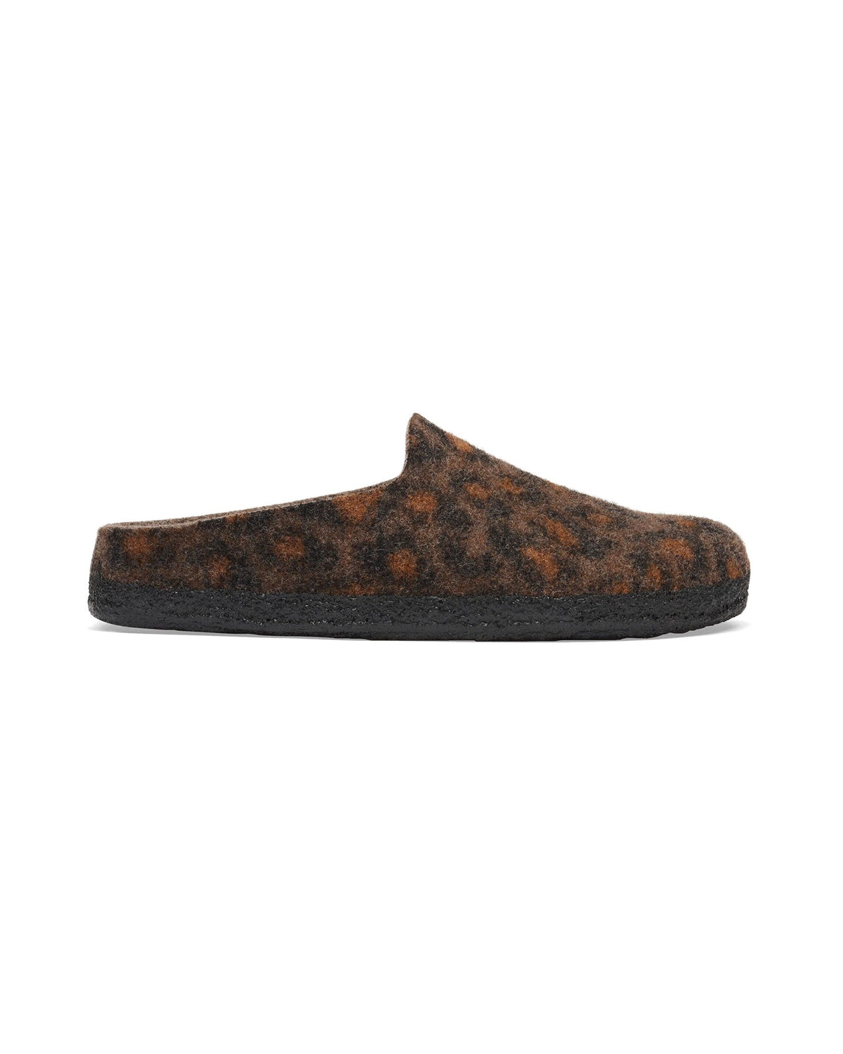 Pantofola chiusa in feltro Birkenstock Amsterdam Wrapped Shearling Felt, colore Leo Pepper, vista laterale
