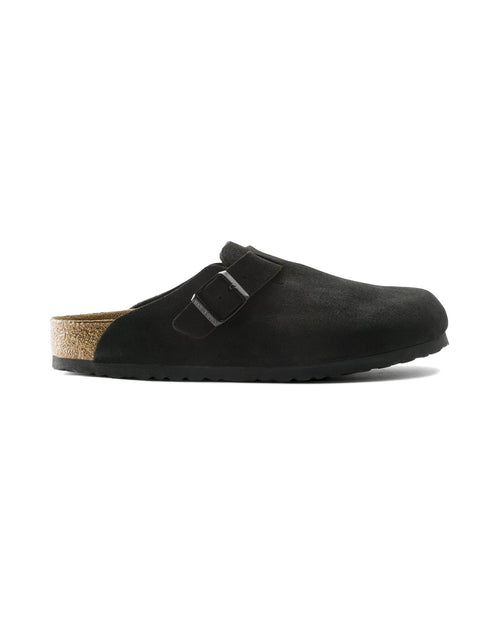 Zoccolo Birkenstock Boston Soft Footbed in pelle scamosciata, colore Nero, vista laterale