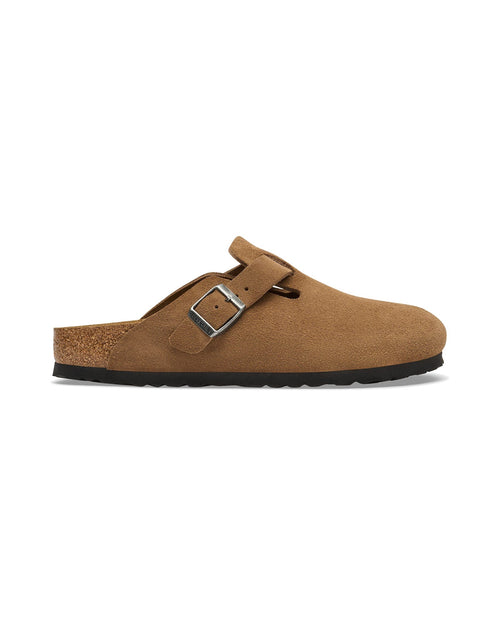 Zoccolo Birkenstock Boston Suede in pelle scamosciata, colore Dark Tea, vista laterale
