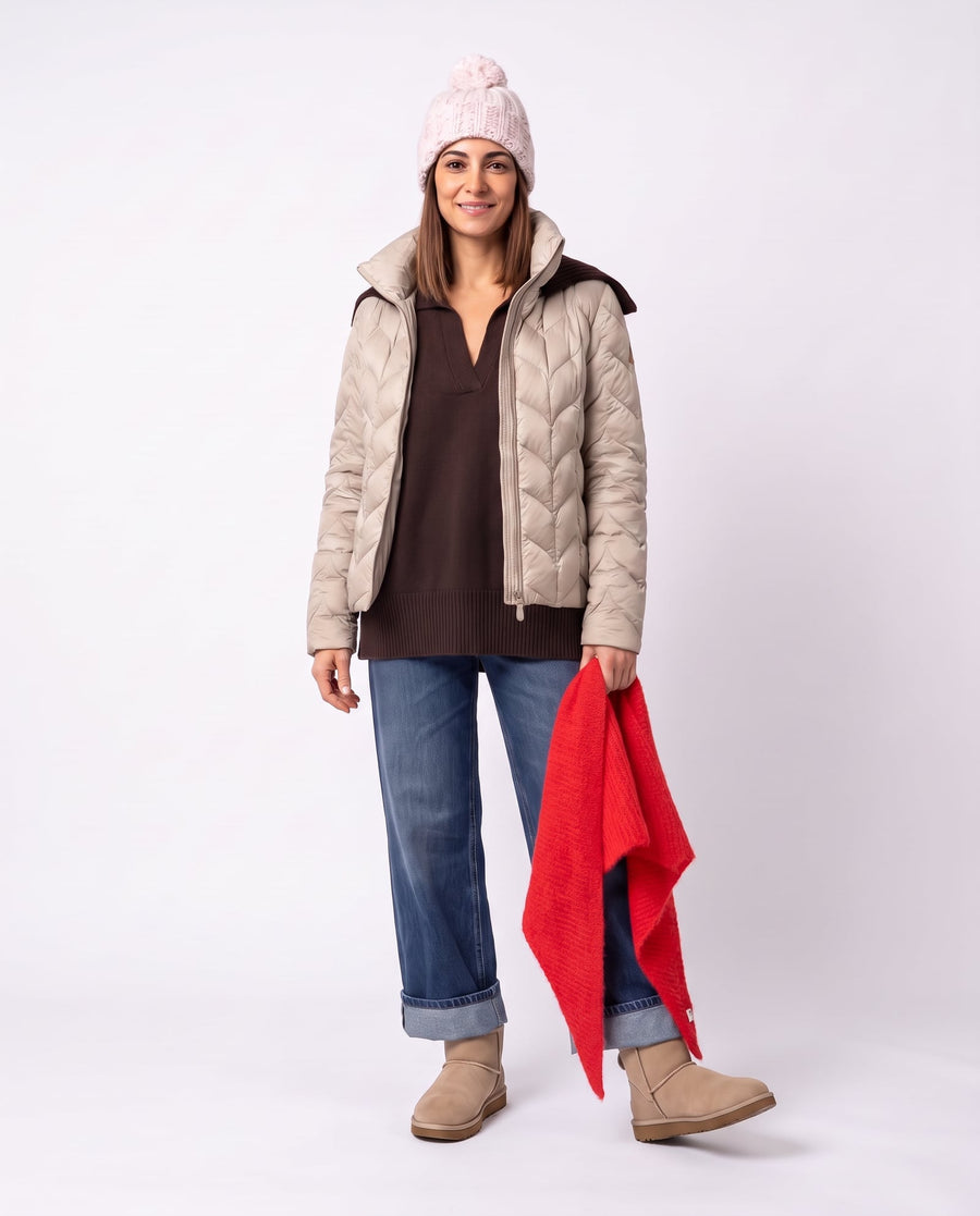 Outfit «Comfort d'inverno e idea regalo» indossato da una donna