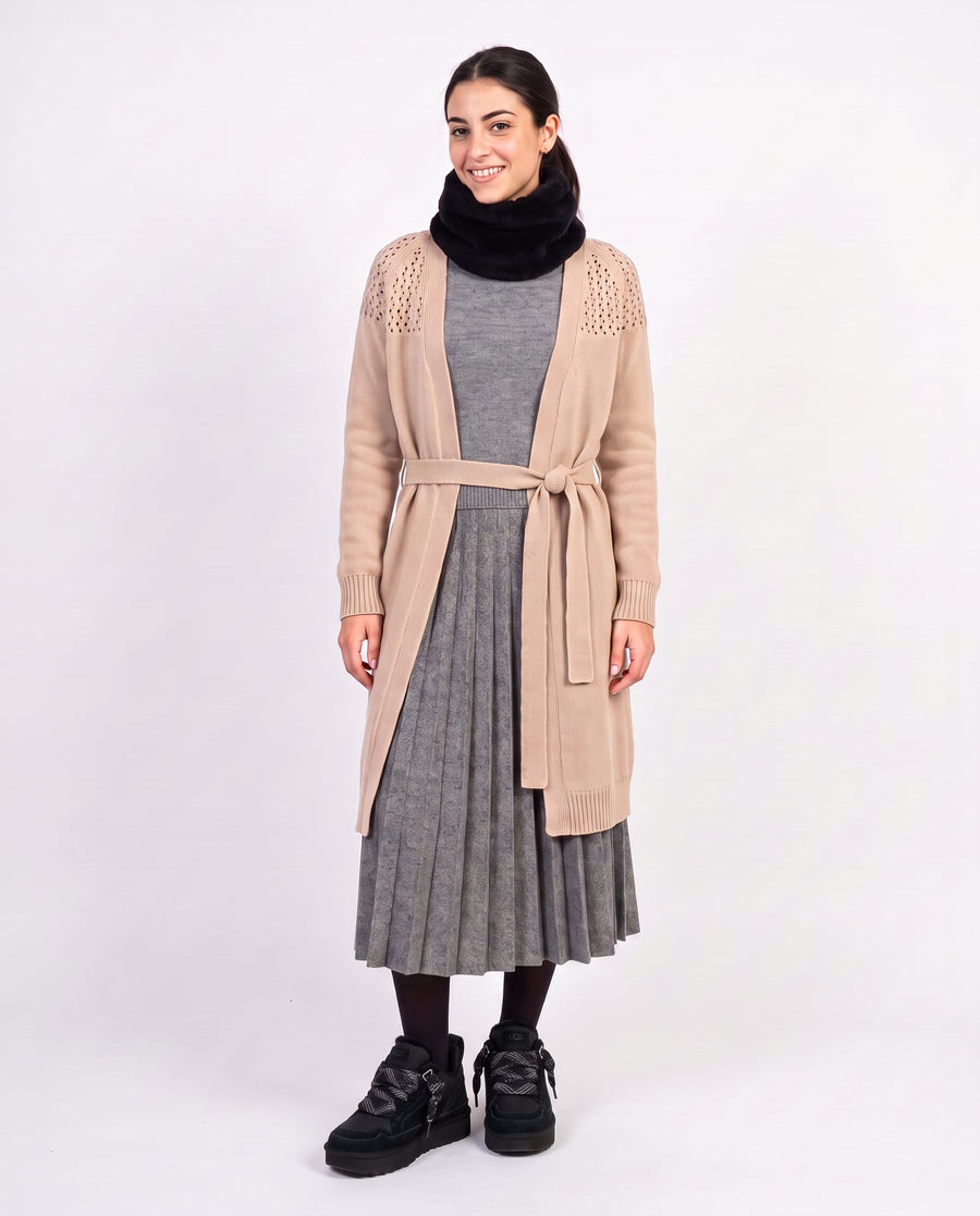 Outfit «Sneakers comfort, giornata fuori» indossato da una donna