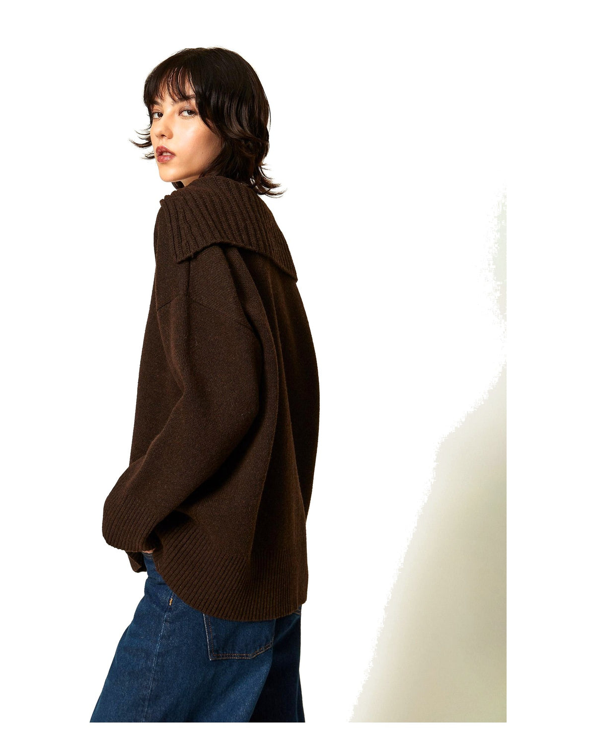 Twinset Milano maxi maglia in misto lana con spacco, colore Darkness Brown, immagine 3 di 6